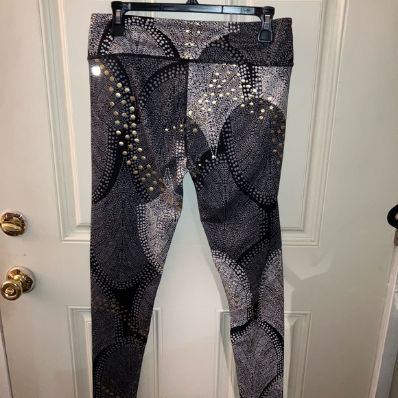 L | Fabletics Salar Legging - Picture 3 of 5